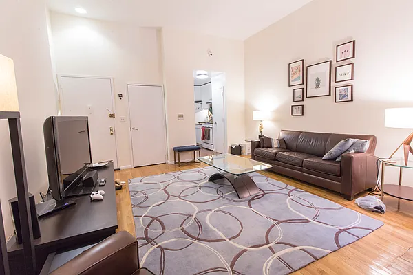 Rented by Julianna Realty Corp | media 11