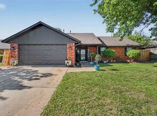 3916 SW Parkridge Blvd, Lawton, OK 73505
