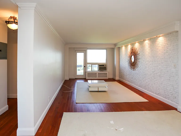91 Strawberry Hill Ave #923 — Photo 11