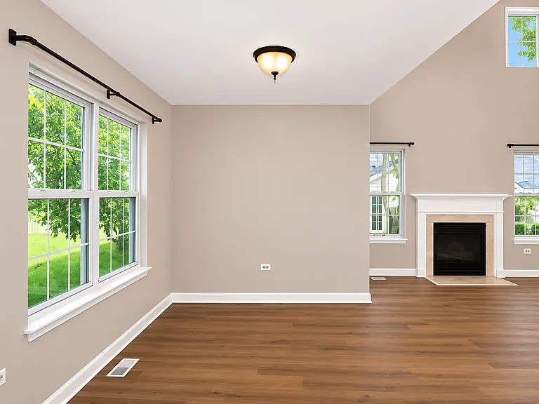 651 Lancaster Cir — Photo 10