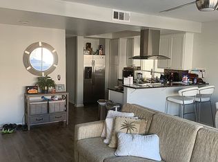 208 30th St, Newport Beach, CA 92663