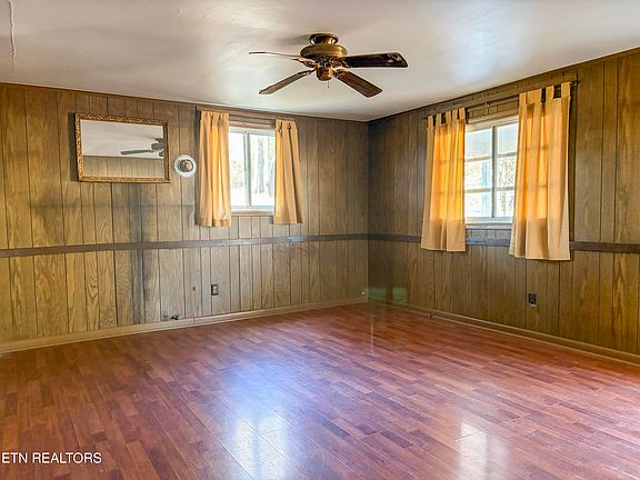 3rd image of 377 Pine Hill Rd SW