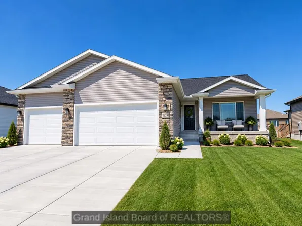 1424 Sagewood Ave, Grand Island, NE 68803