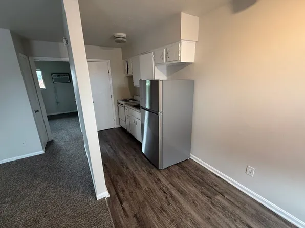 Discover Unmatched Convenience in a Prime Location in your 1 BR, 1BA Apartment! Hablamos Espanol!, 3203 Chinquapin Ln, Louisville, KY 40219