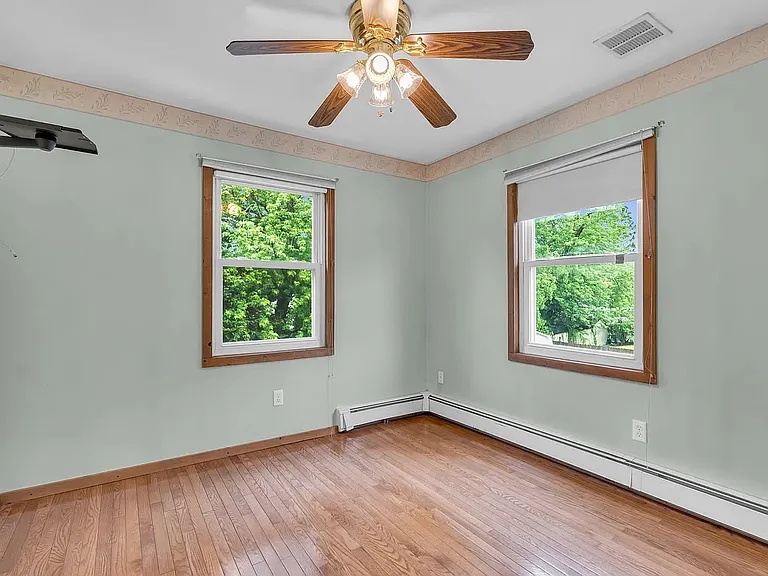 317 Beachwood Blvd — Photo 22