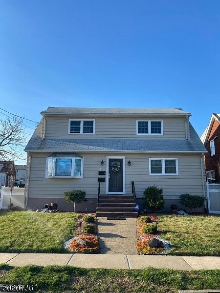 1st image of 383 Banta Ave