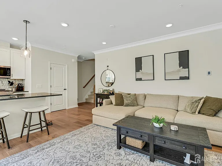 610 Sadie Cir — Photo 9