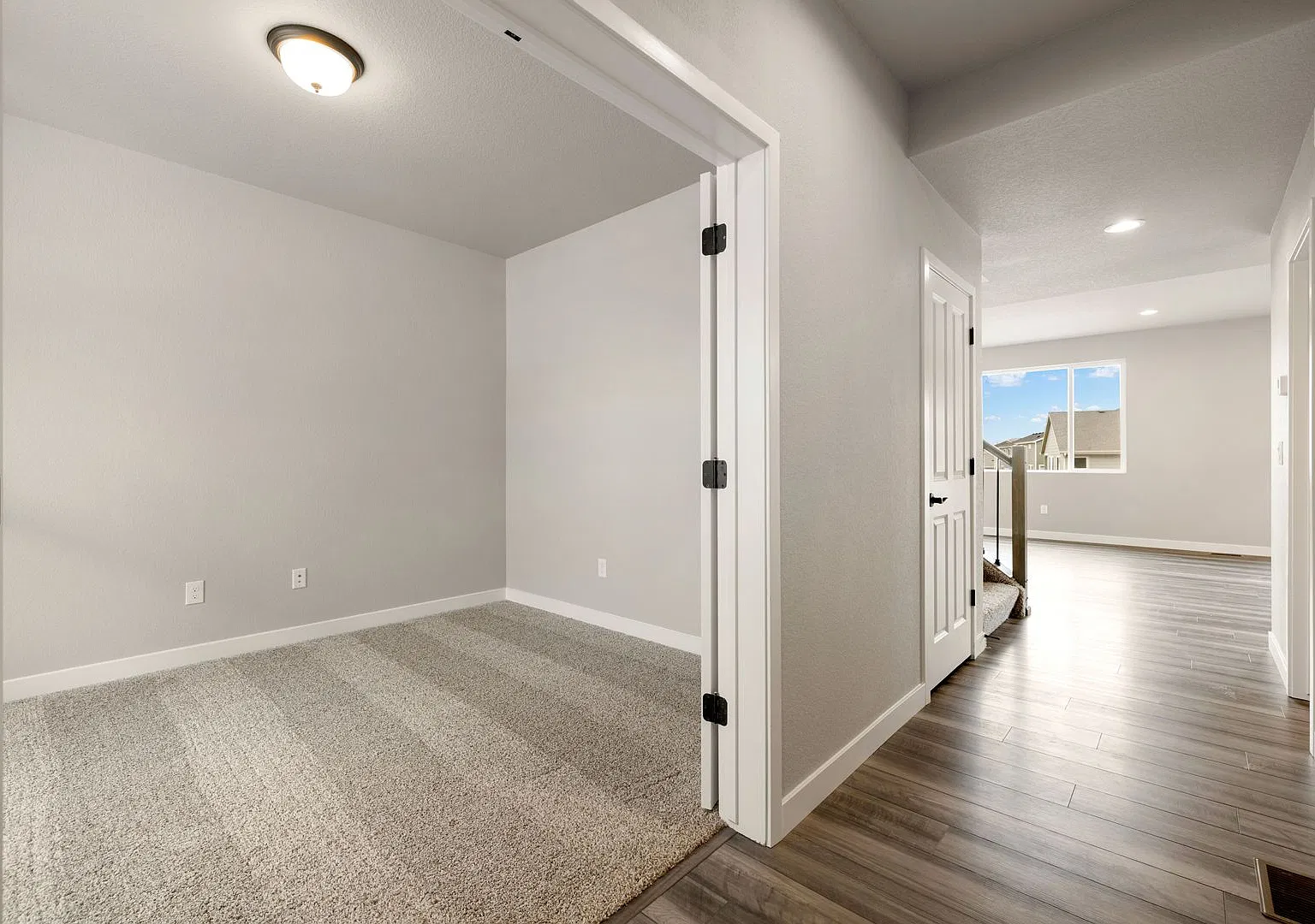 Beautiful 3-Bedroom Home with Modern Finishes & 2-Car Garage! — Photo 2