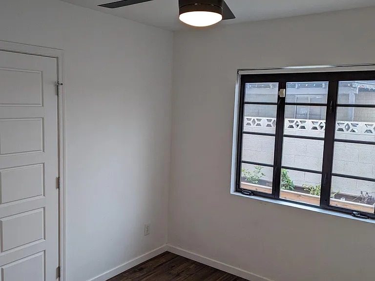 2101 W Osborn Rd — Photo 16