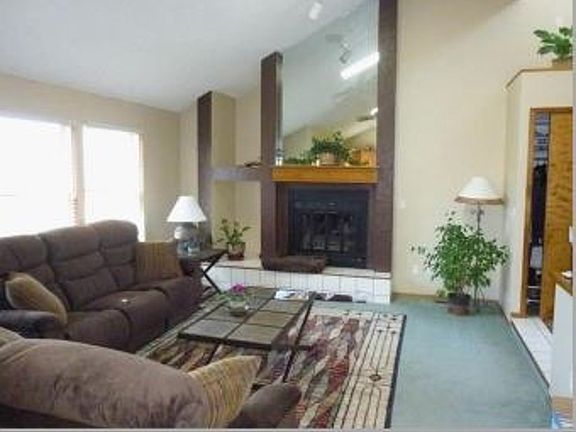 Additional Living Room