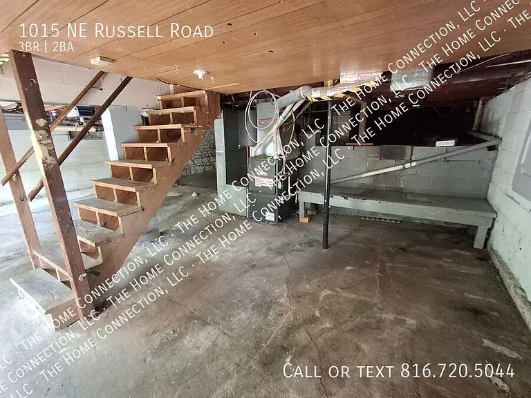1015 NE Russell Rd — Photo 22