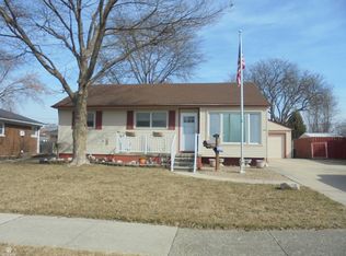 819 Chippewa St, Mount Clemens, MI 48043