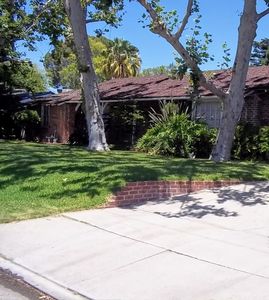 11815 Riverside Dr, Valley Village, CA, 91607