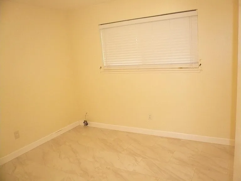 2826 Green Fields Dr — Photo 10