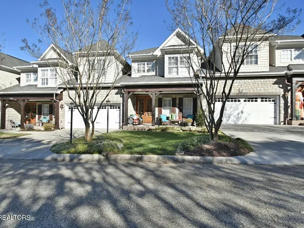 10111 Autumn Valley Ln, Knoxville, TN 37922