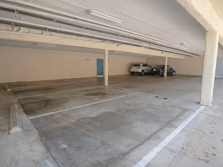 Kingsbury Apartments — Photo 10
