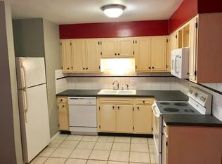 8227 Santa Fe Dr APT 4, Overland Park, KS 66204