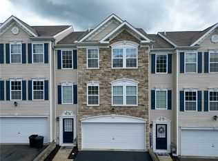 2905 Canterbury Dr, Imperial, PA