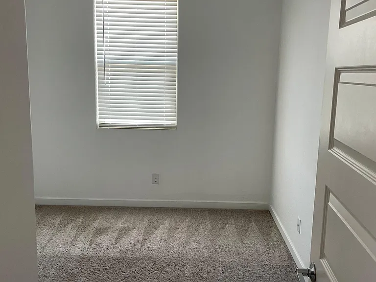 18796 W Cameron Dr — Photo 8