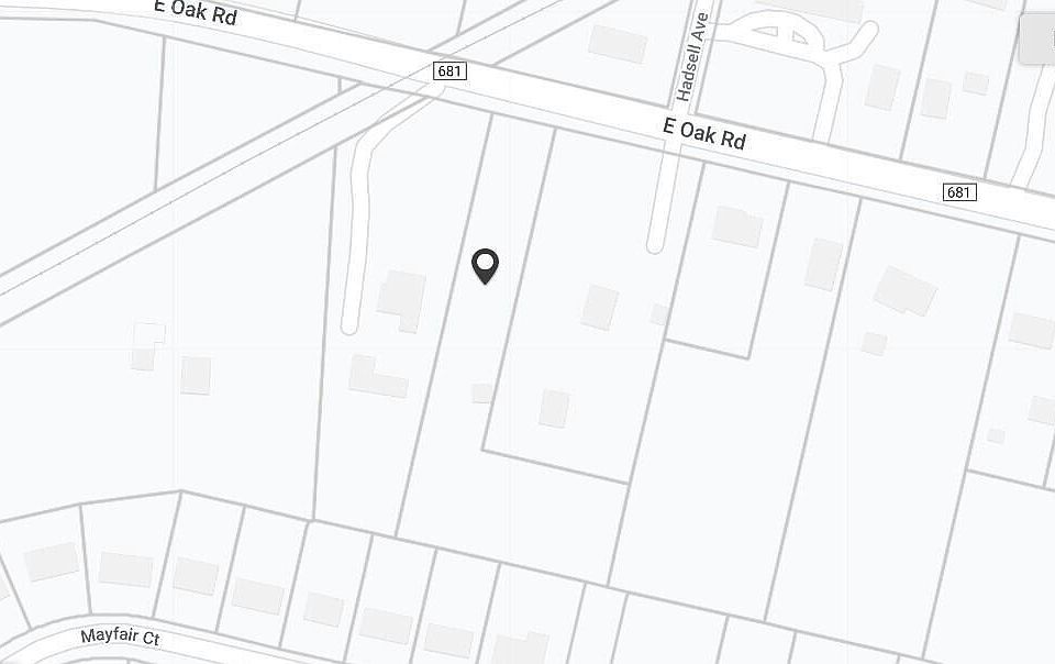 2nd image of 1217 E Oak Rd
