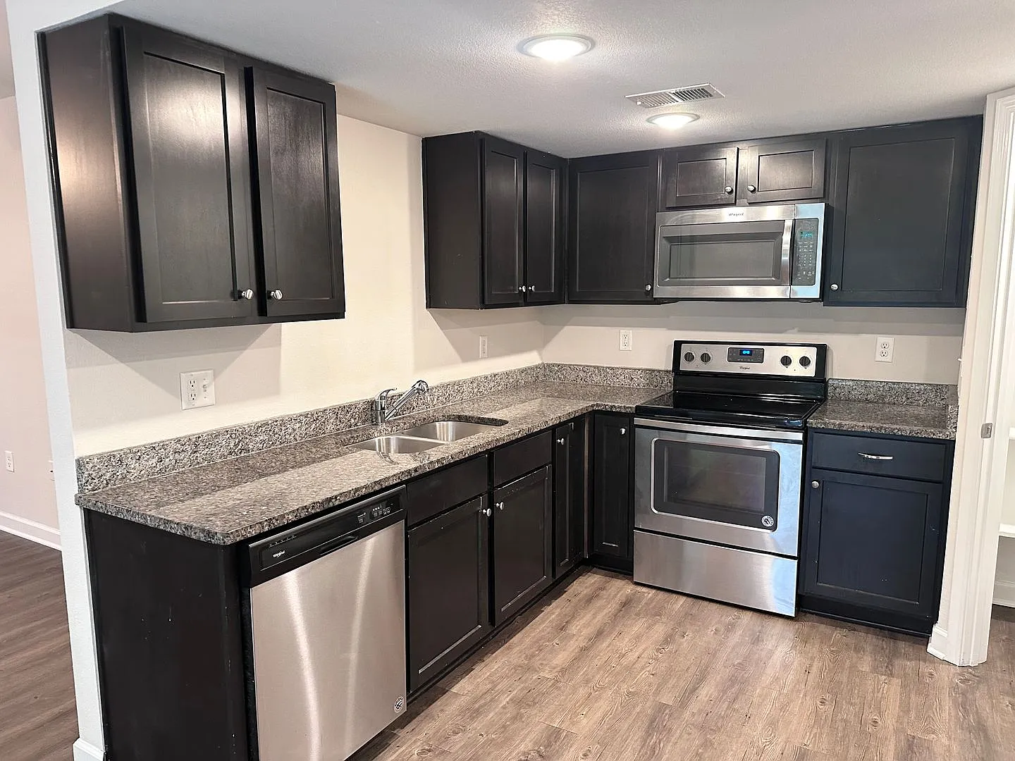 3 Bed | 2.5 Bath | 2 Car Garage Townhome in Grain Valley — Photo 4