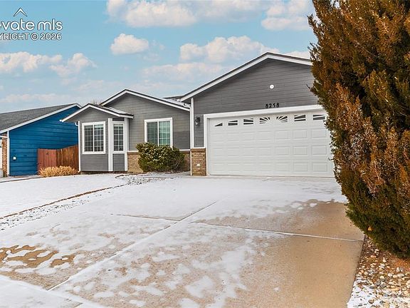 4th image of 8258 Firethorn Dr