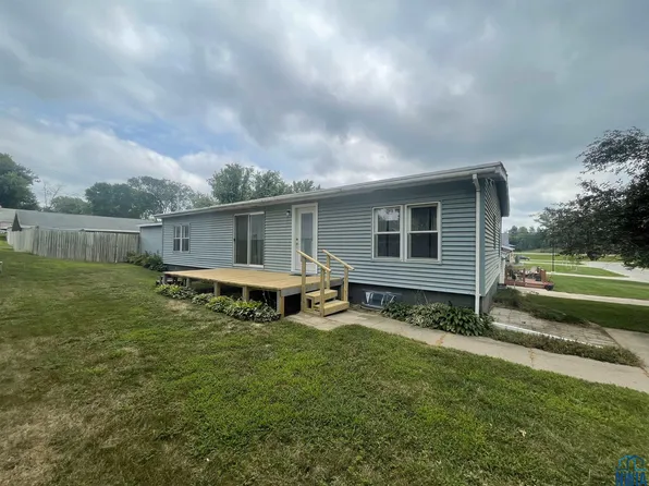 510 S 2nd St, Moville, IA 51039