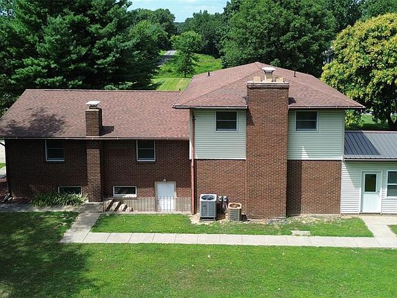 2nd image of 21015 Hickory St