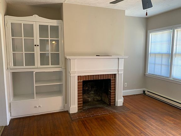 2nd image of 812 Dunn Rd