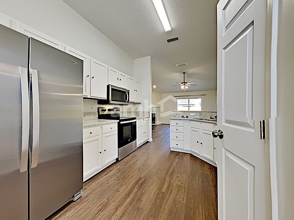 3rd image of 3766 Woodbriar Dr