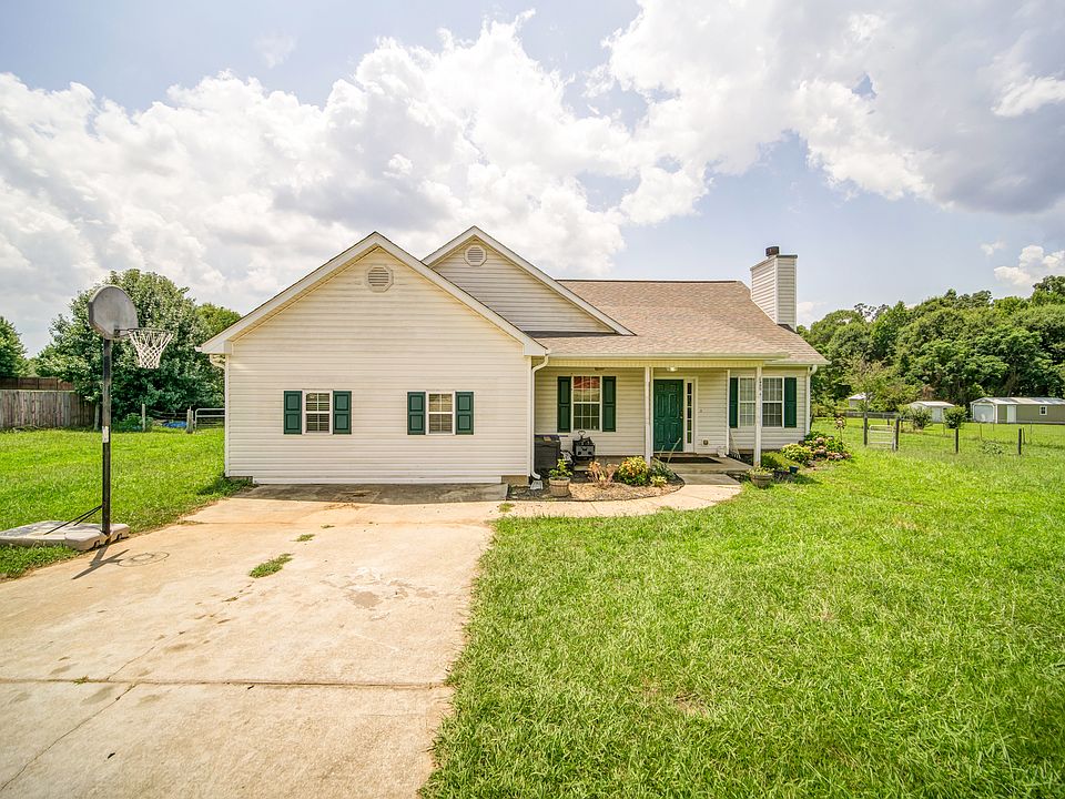 1st image of 1024 Colvin Dr