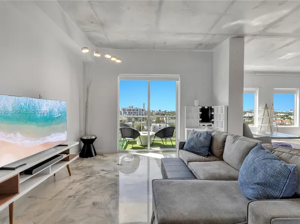 10 SW South River Dr APT 1111, Miami, FL 33130