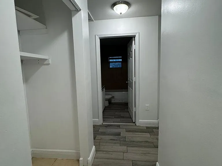 22250 Miami Ave — Photo 17
