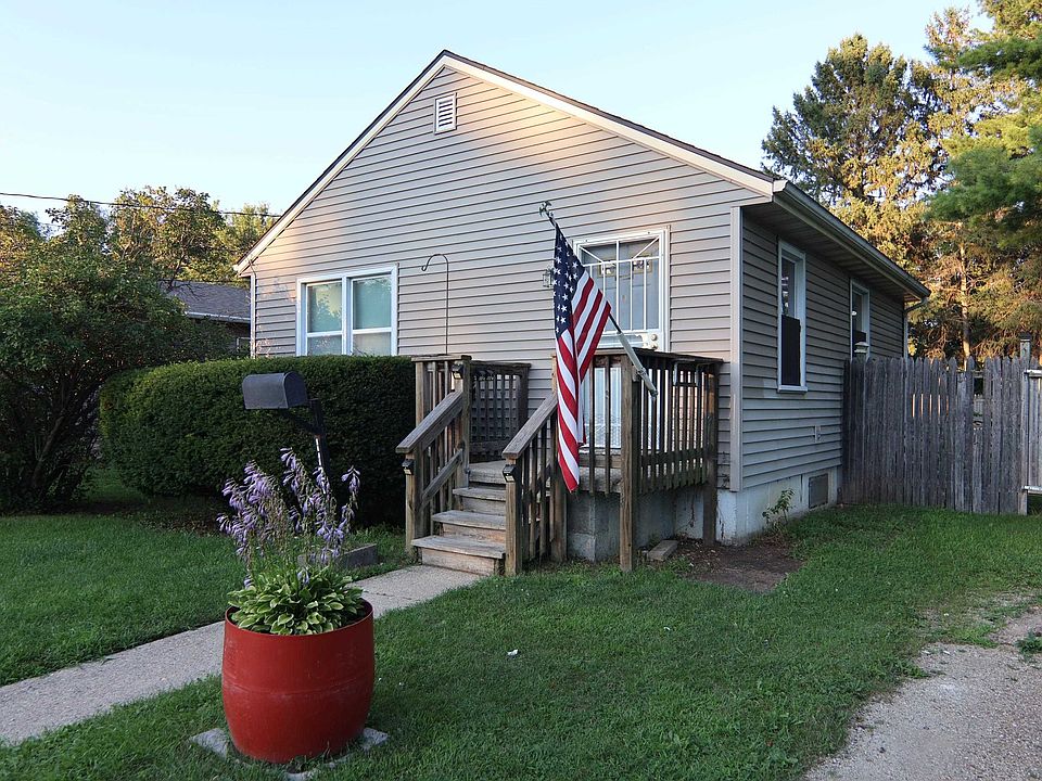 1st image of 1121 Bouchard Ave