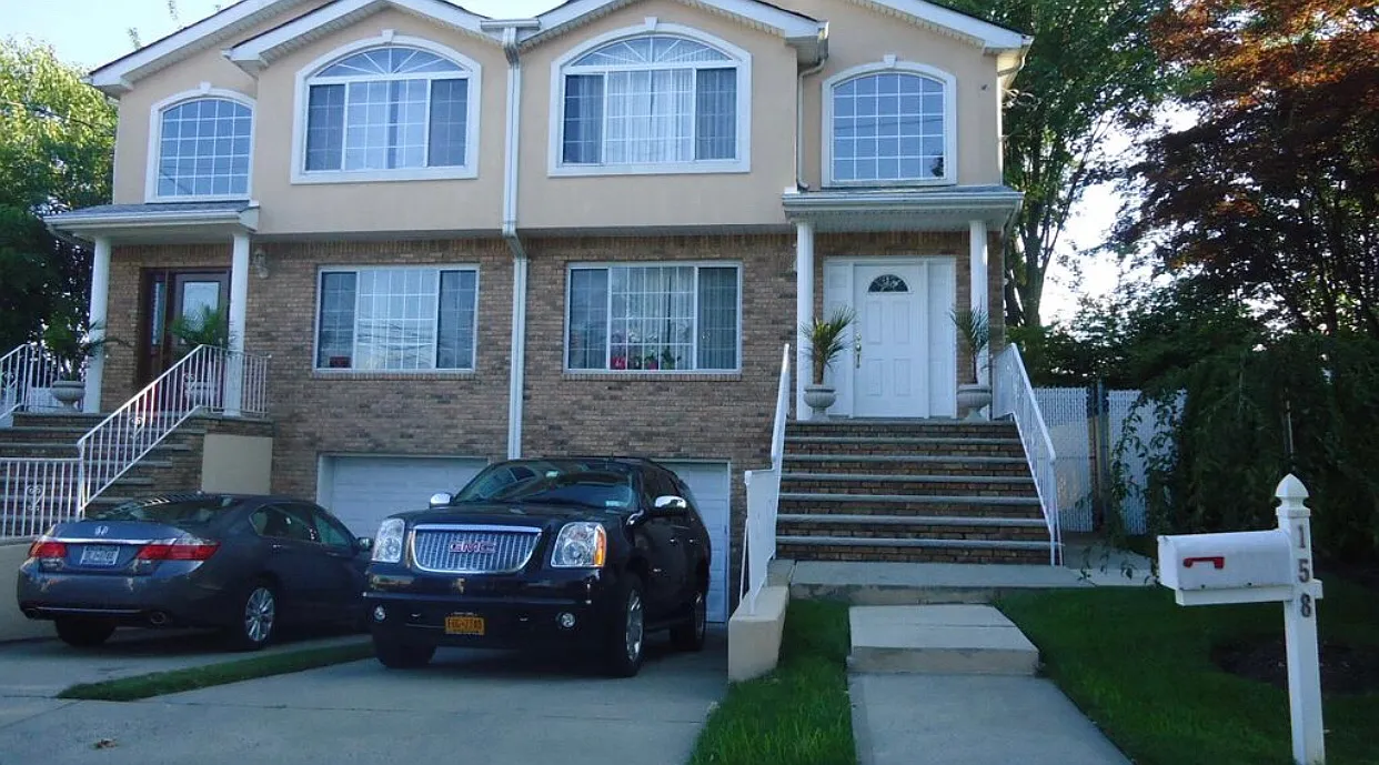 Studio, 350 sqft, $1,595 — Photo 1
