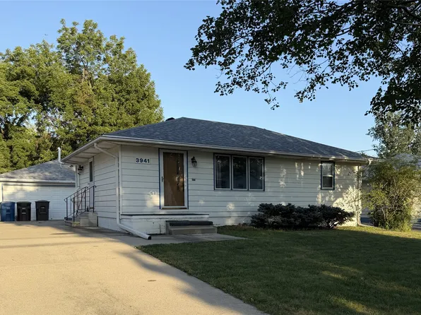 3941 E 26th St, Des Moines, IA 50317