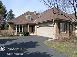 44 Pine Tree Ln, Burr Ridge, IL 60527