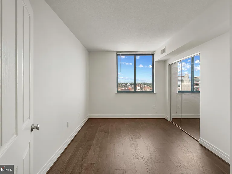 414 Water St #1812 — Photo 15