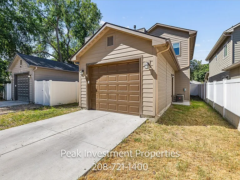 315 E Denver St — Photo 30