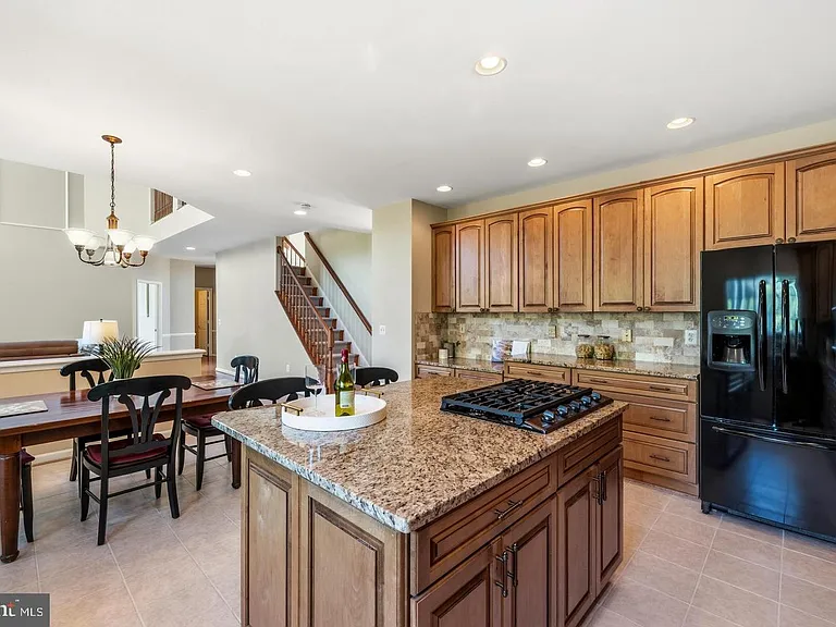 21916 Bellair Ct — Photo 6