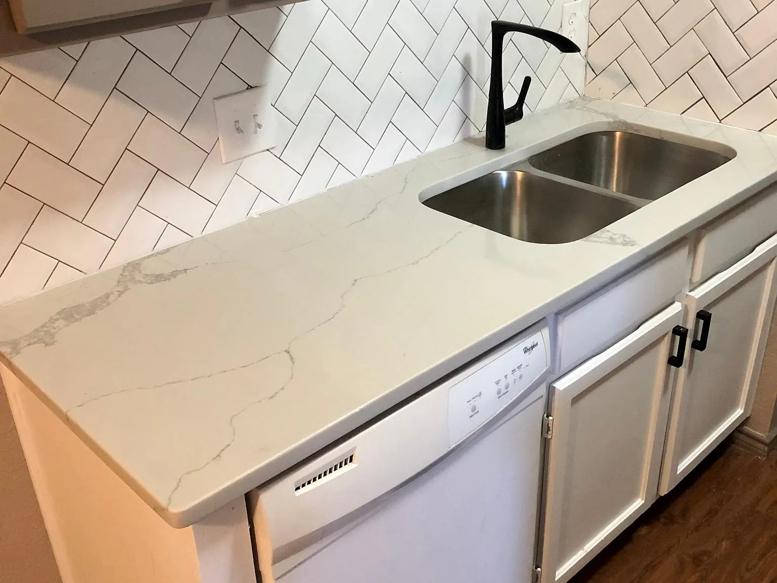3 bed, 940 sqft, $1,500 — Photo 3