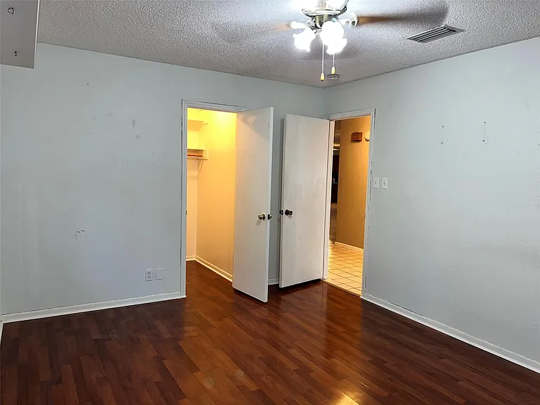 209 Oak Crest Ln — Photo 7