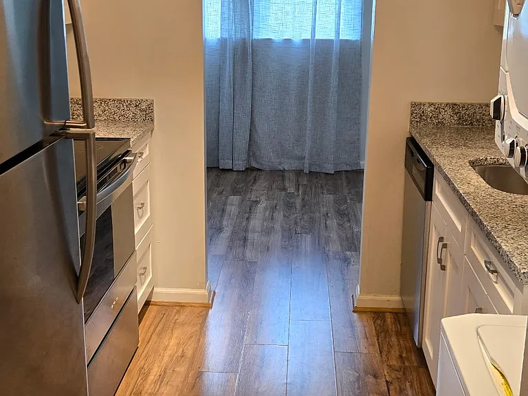 8503 Falls Run Rd #B — Photo 12