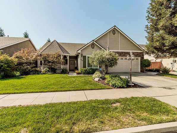 349 E Gibson Avenue, Reedley, CA 93654