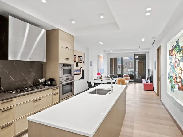 90 Lexington Avenue image 1 of 27