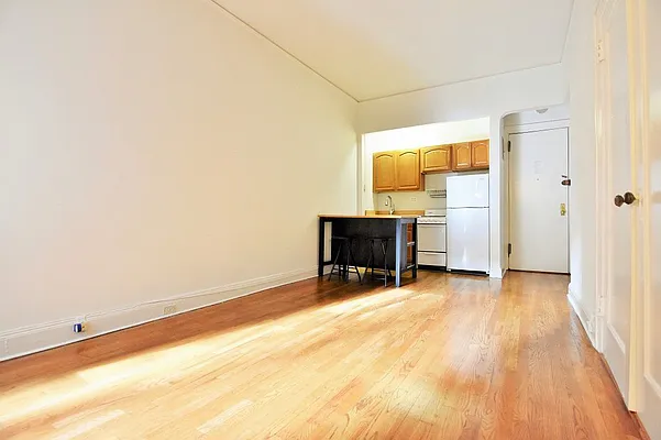 Rented by Balass Ralph, LREB | media 16