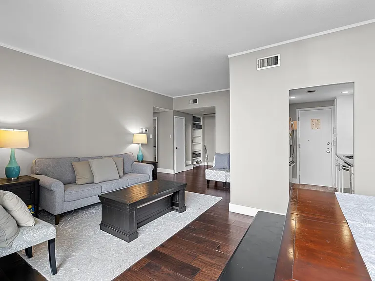 1801 Lavaca St #4C — Photo 18