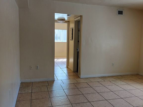 4th image of 471 NW 23rd Ave #34