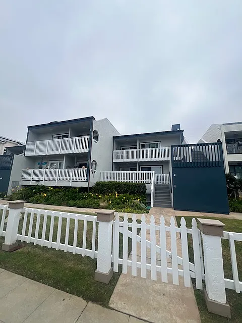140 S Pacific St #5