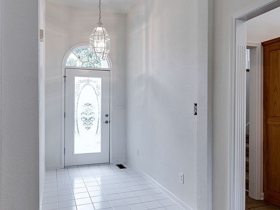5th image of 1406 Gray Fox Ln